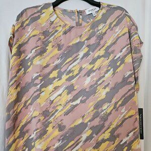 NWT GILLI Blouse Large‎